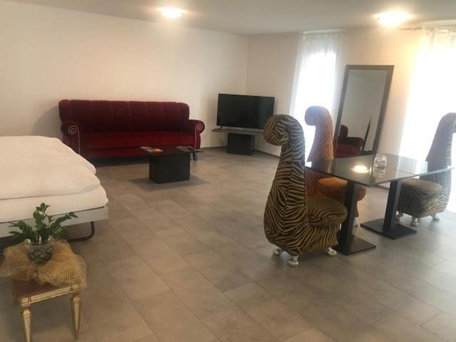 Hotel Hippel Krone Kerzers エクステリア 写真