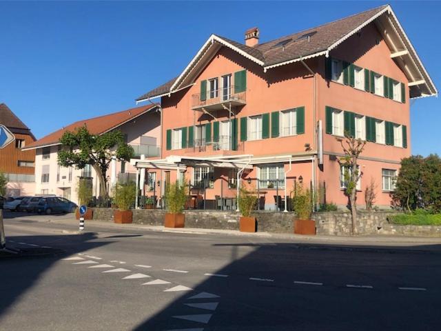 Hotel Hippel Krone Kerzers エクステリア 写真