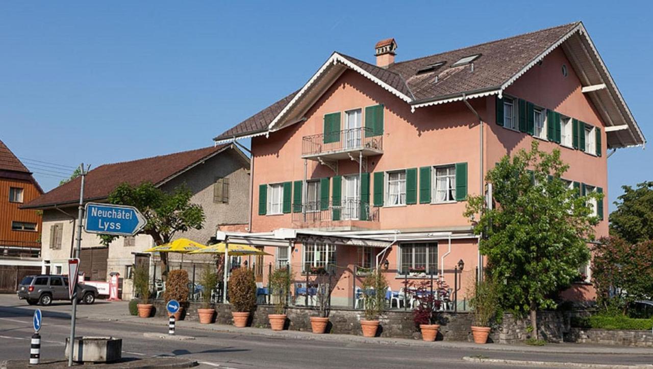 Hotel Hippel Krone Kerzers エクステリア 写真